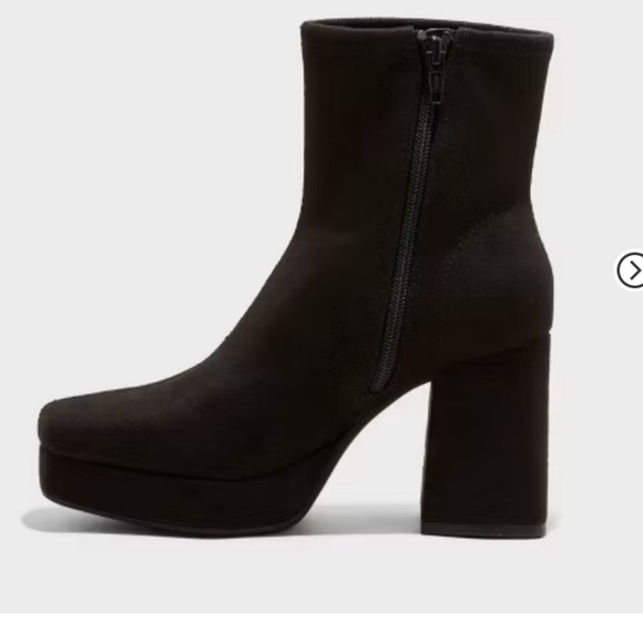 Women's Black Block Heel Boots - Picture 2 of 6